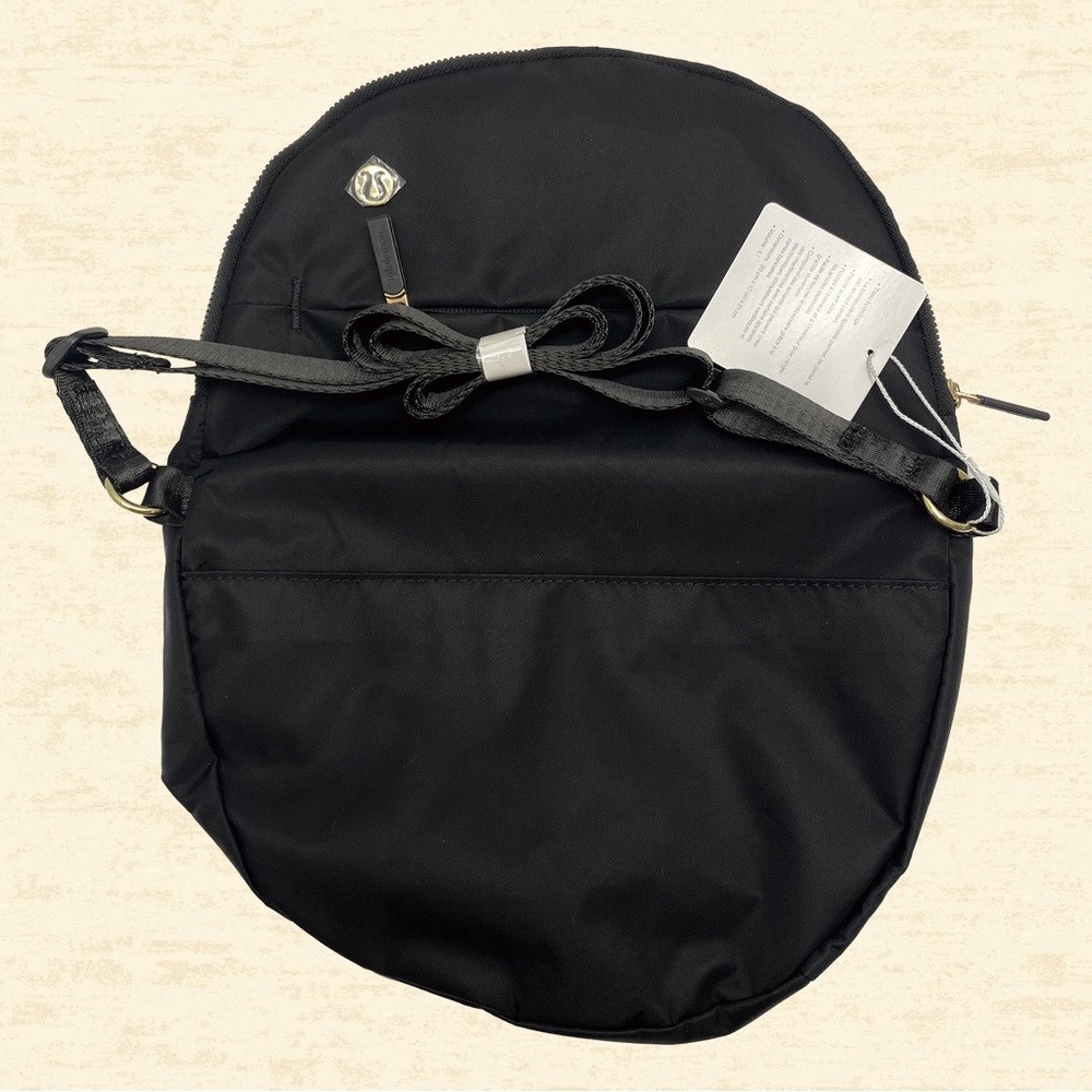 Lululemon All Night Festival Bag 2L (Black/Gold) - Picture 7 of 7